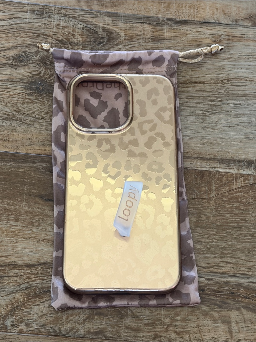 iPhone 15 pro max Gold Leopard loopy phone case